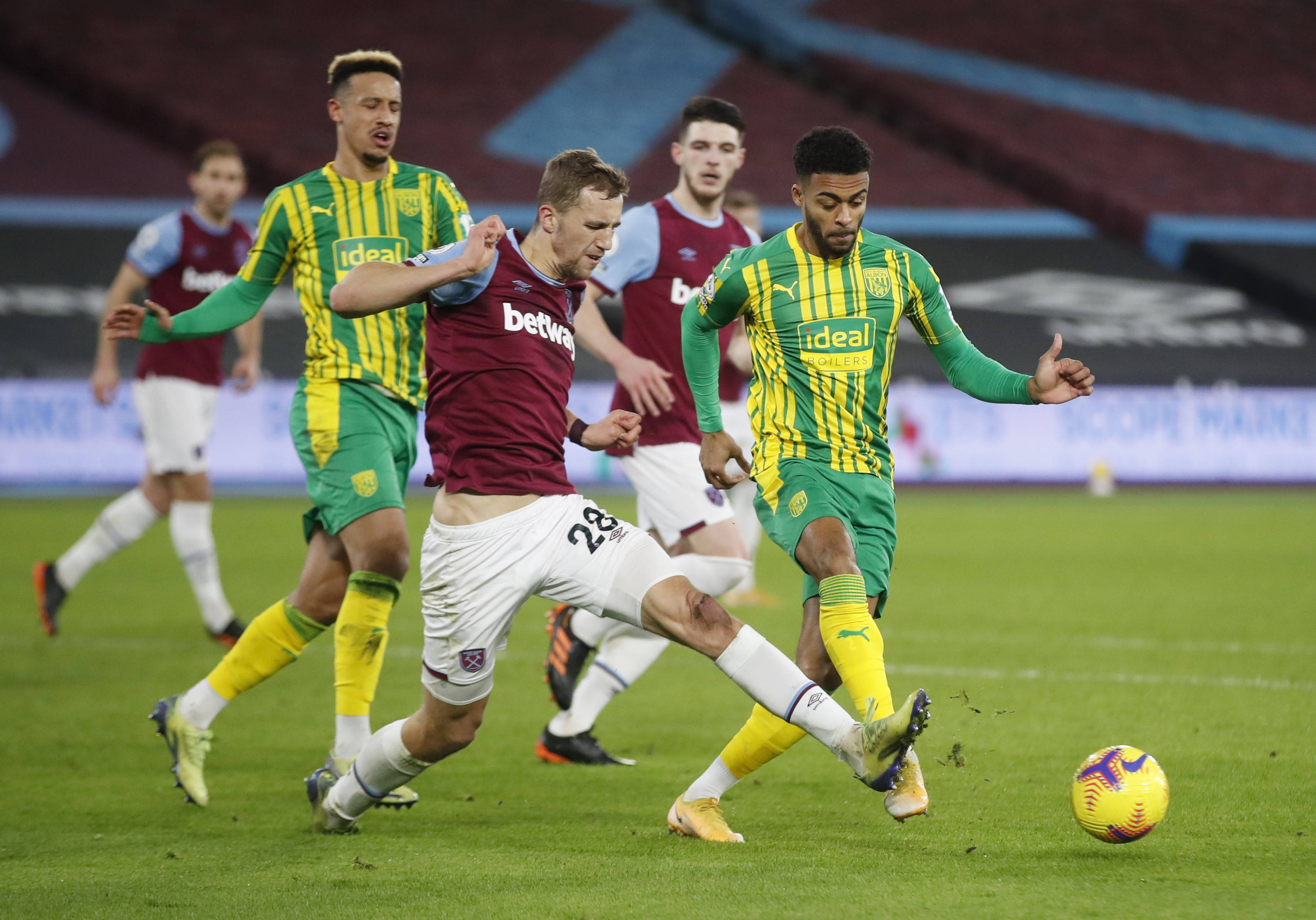 他从巴塞罗 他从巴塞罗